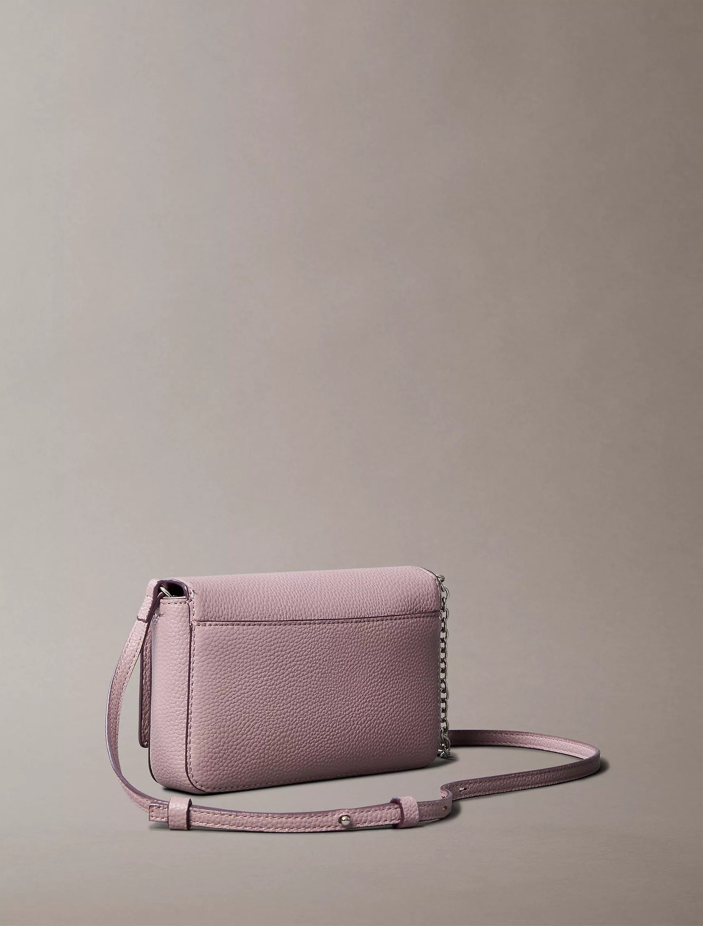 Cartera pequeña con logo