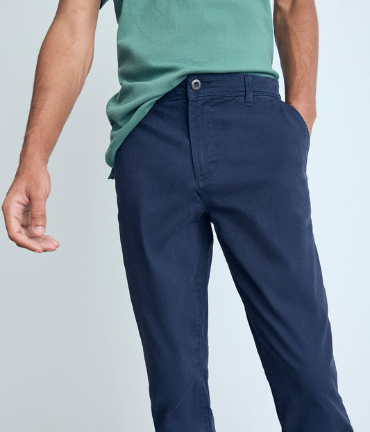 Pantalón chino ajustado