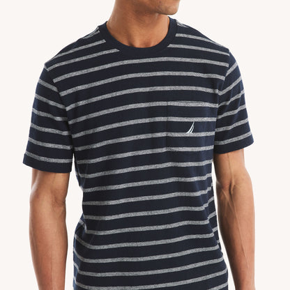 Franela cuello redondo con franjas y bordado