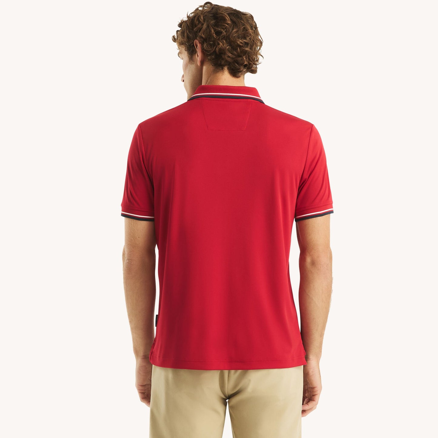 Chemise Navtech con cuello y mangas ribeteadas