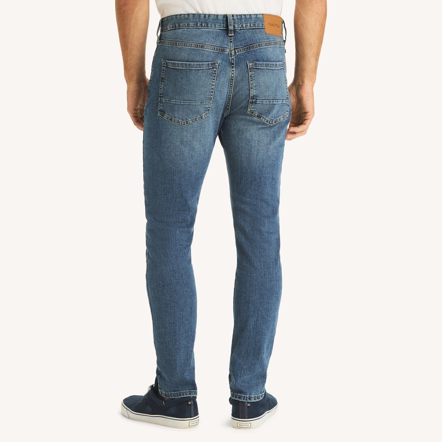 Jean atletico elástico semi ajustado