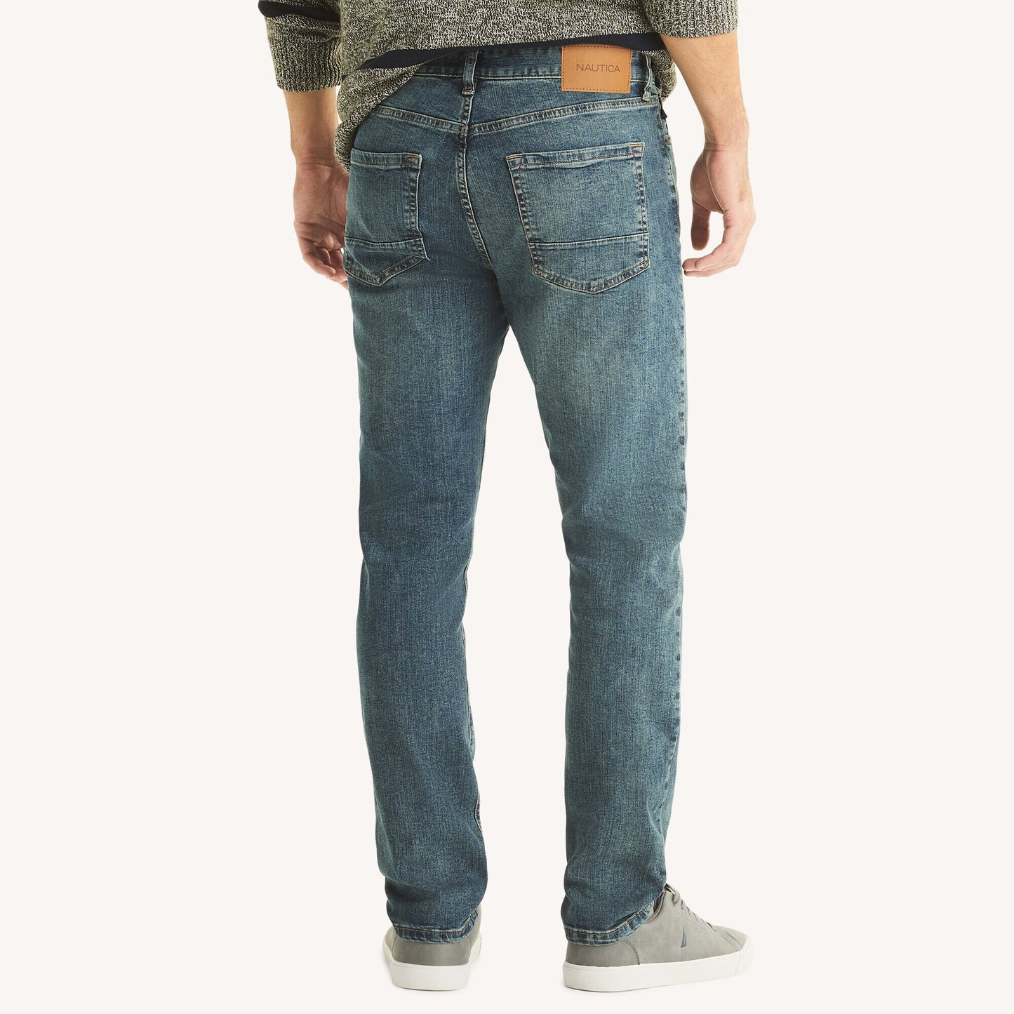 Jean atletico elástico semi ajustado