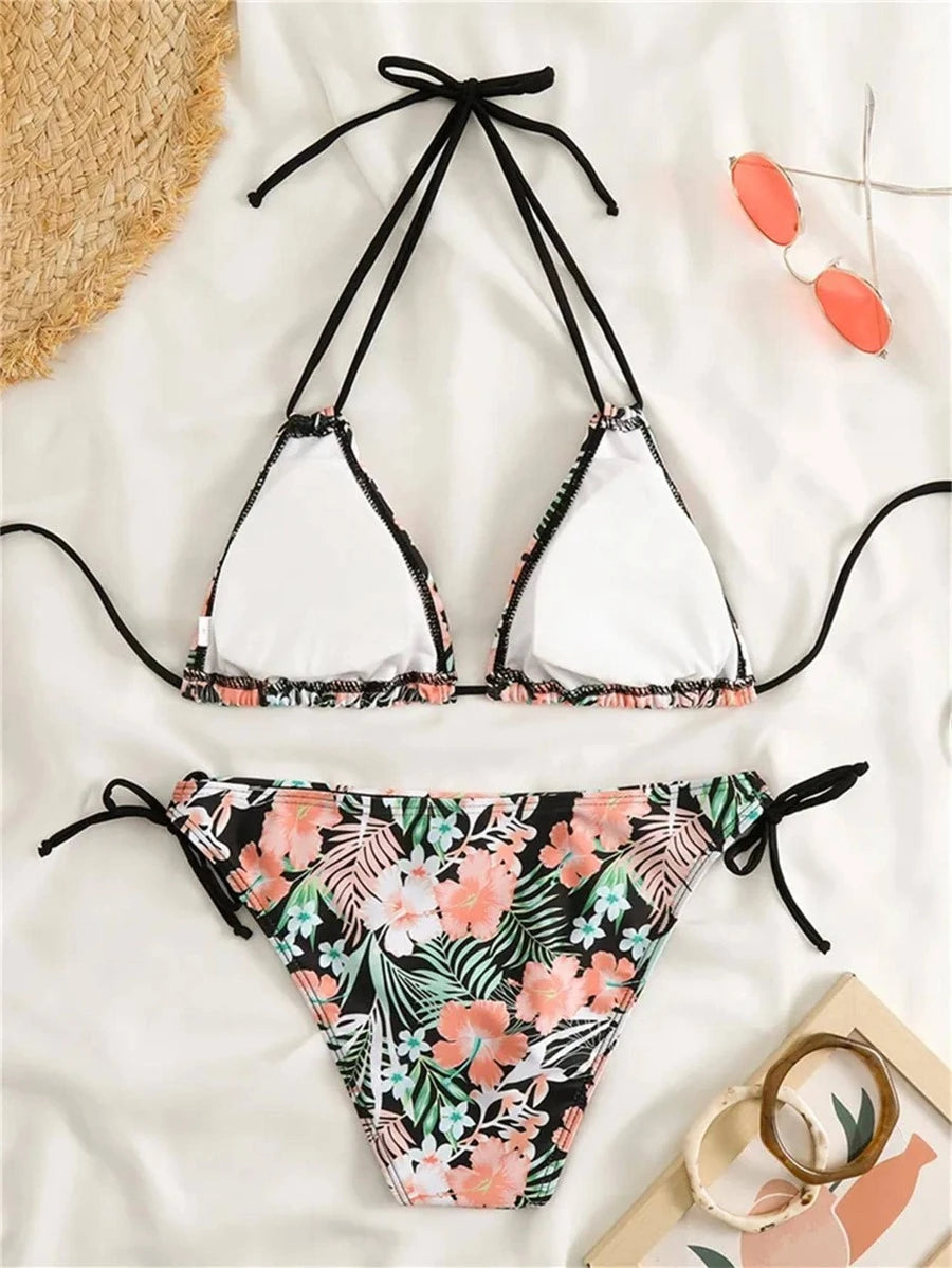 Bañador bikini con estampado tropical