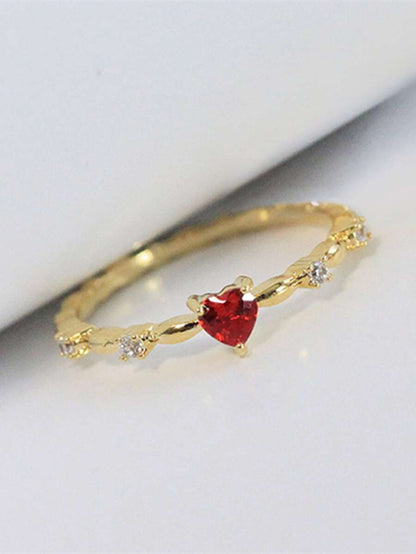 Anillo con diseño de corazón