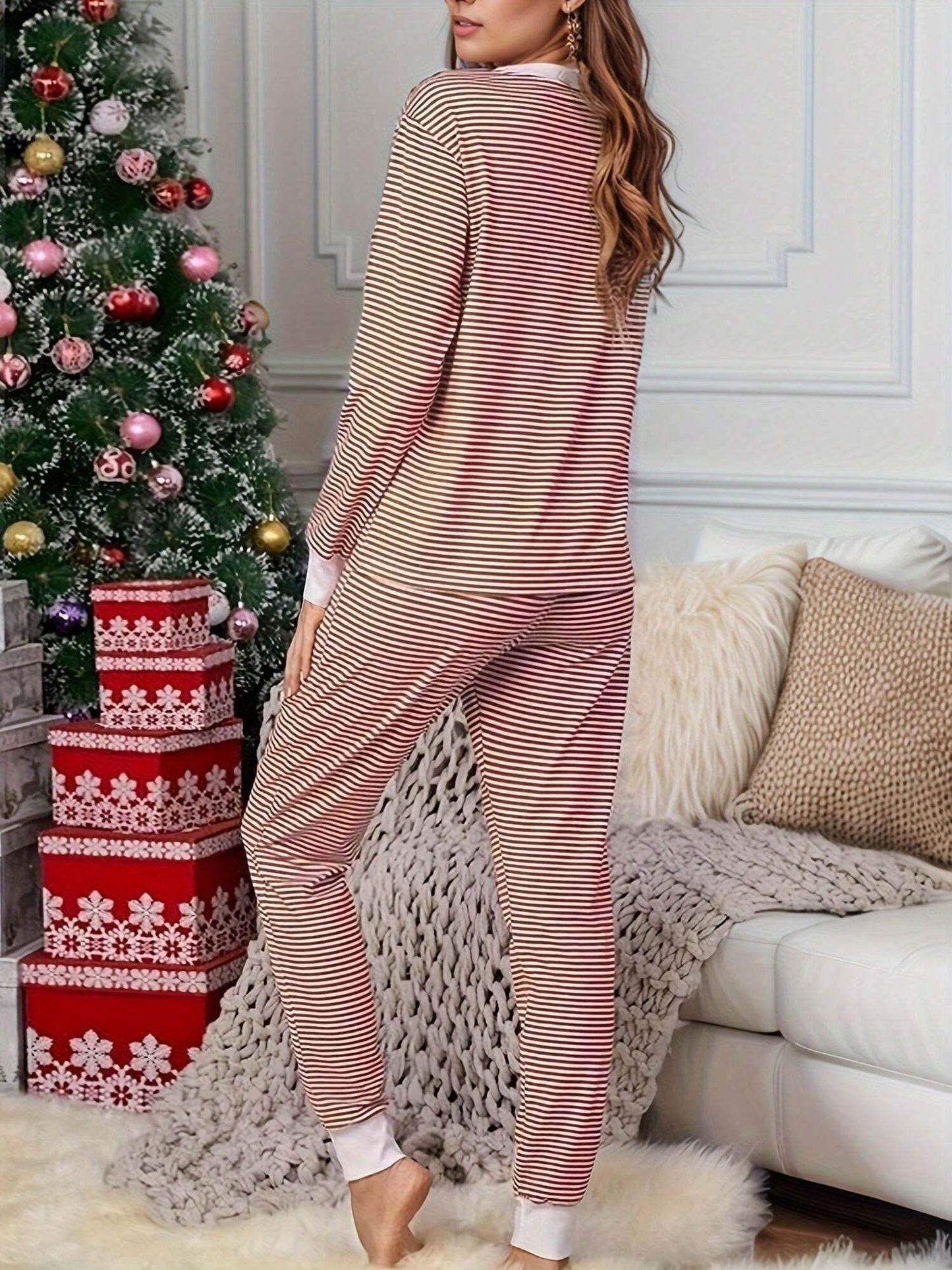 Pijama de navidad con diseño de rayas