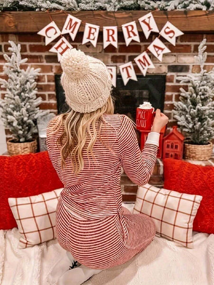 Pijama de navidad con diseño de rayas