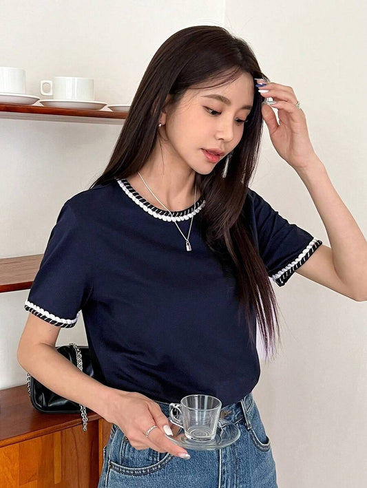 Camiseta cuello redondo con  ribete
