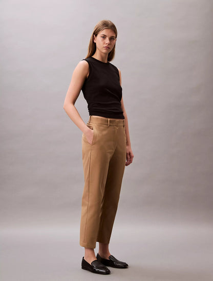 Pantalón corto tiro alto recto unicolor