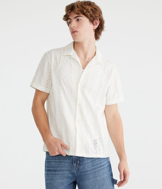 Camisa manga corta con ojal texturizado