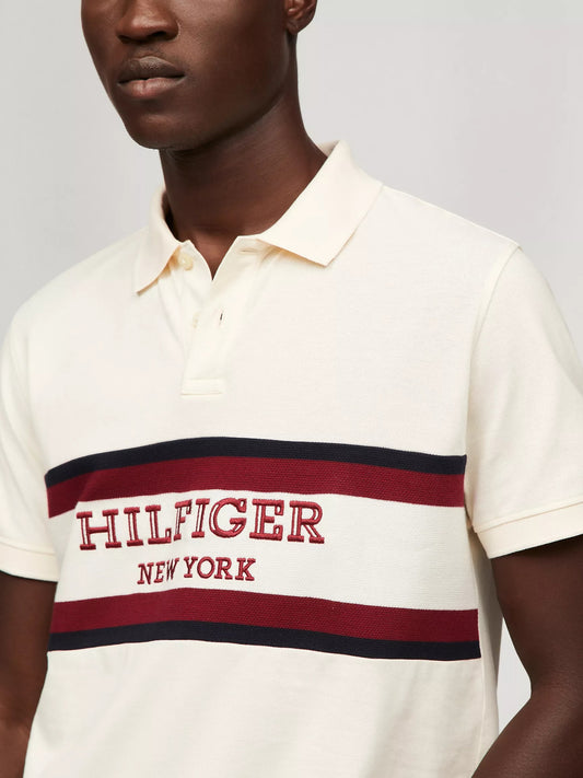 Chemise regular con logo bordando central