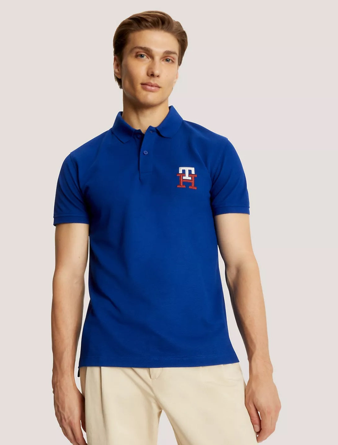 Chemise unicolor con logo bordado