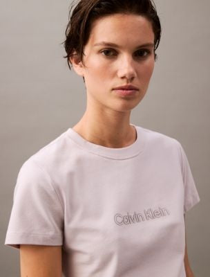 Franela cuello redondo con logo estampado
