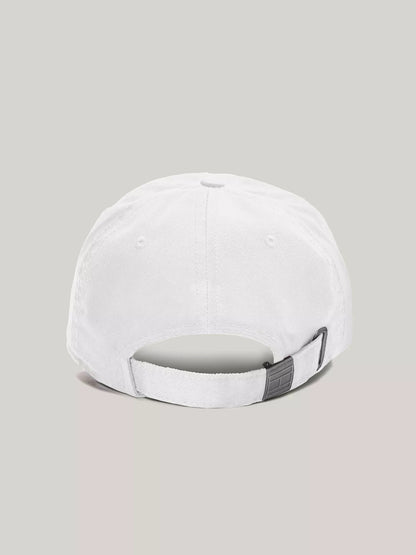 Gorra con bandera bordada