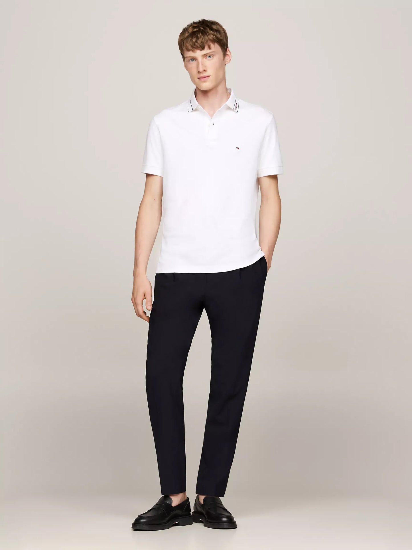 Chemise de algodón con logo en cuello ribeteado