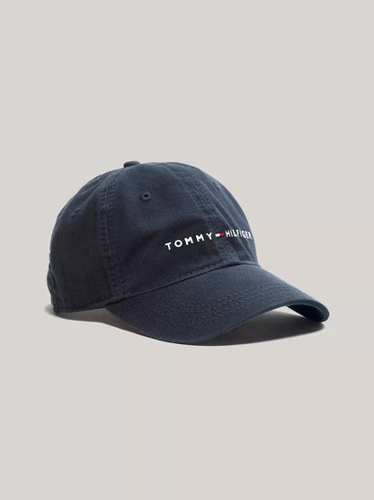 Gorra con logo bordado