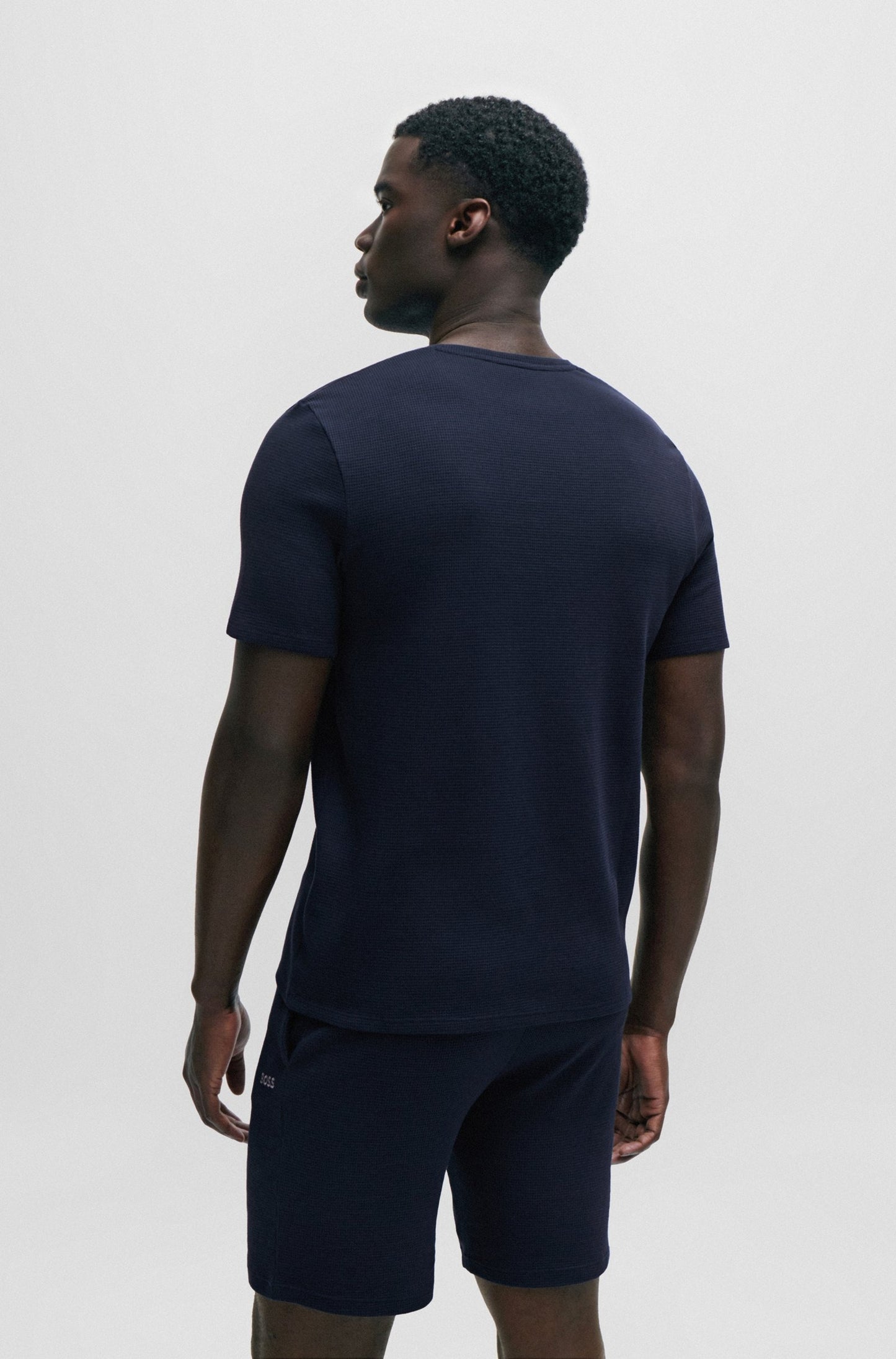 Franela cuello redondo texturizada con logo