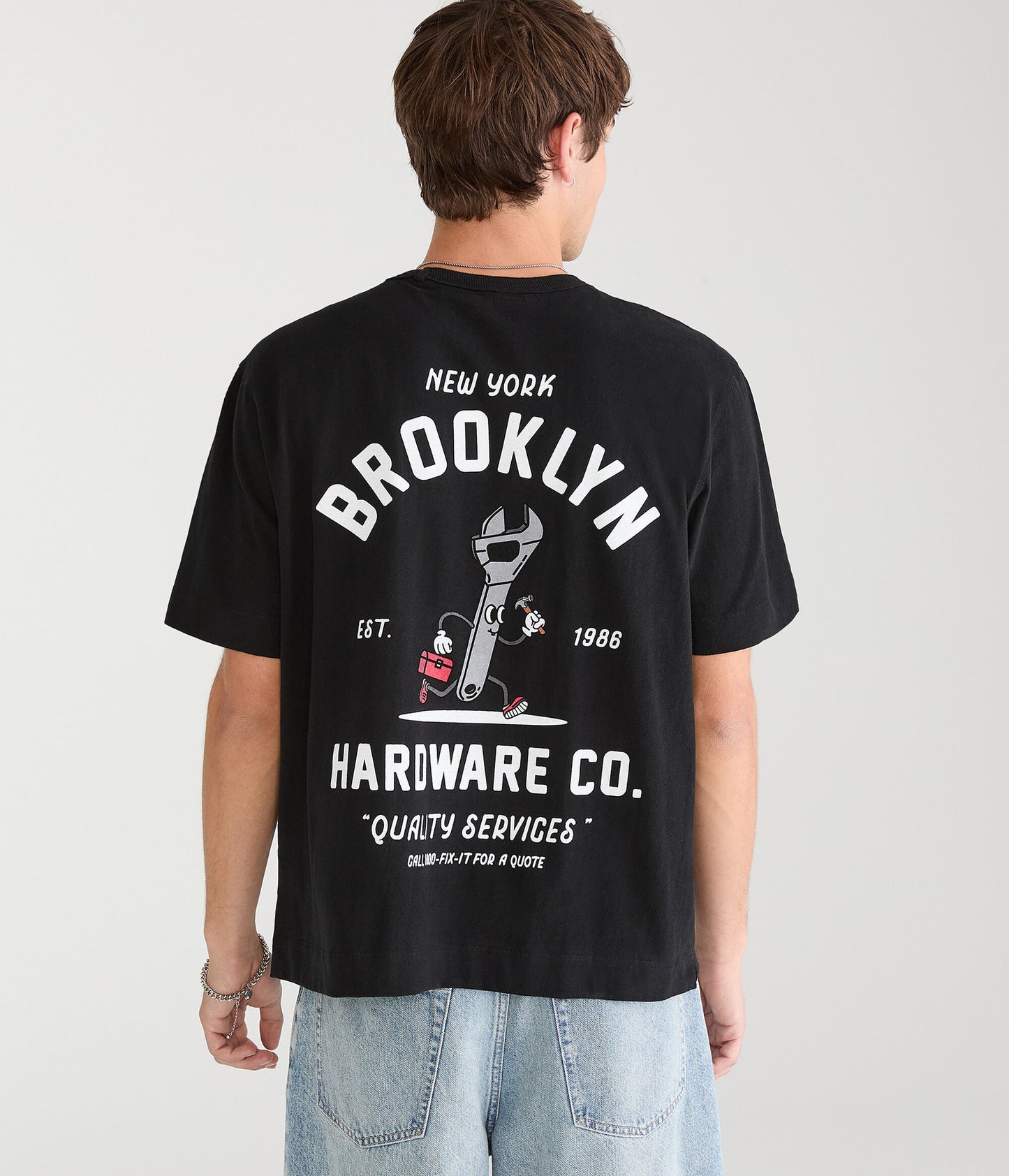 Franela cuello redondo con estampado posterior