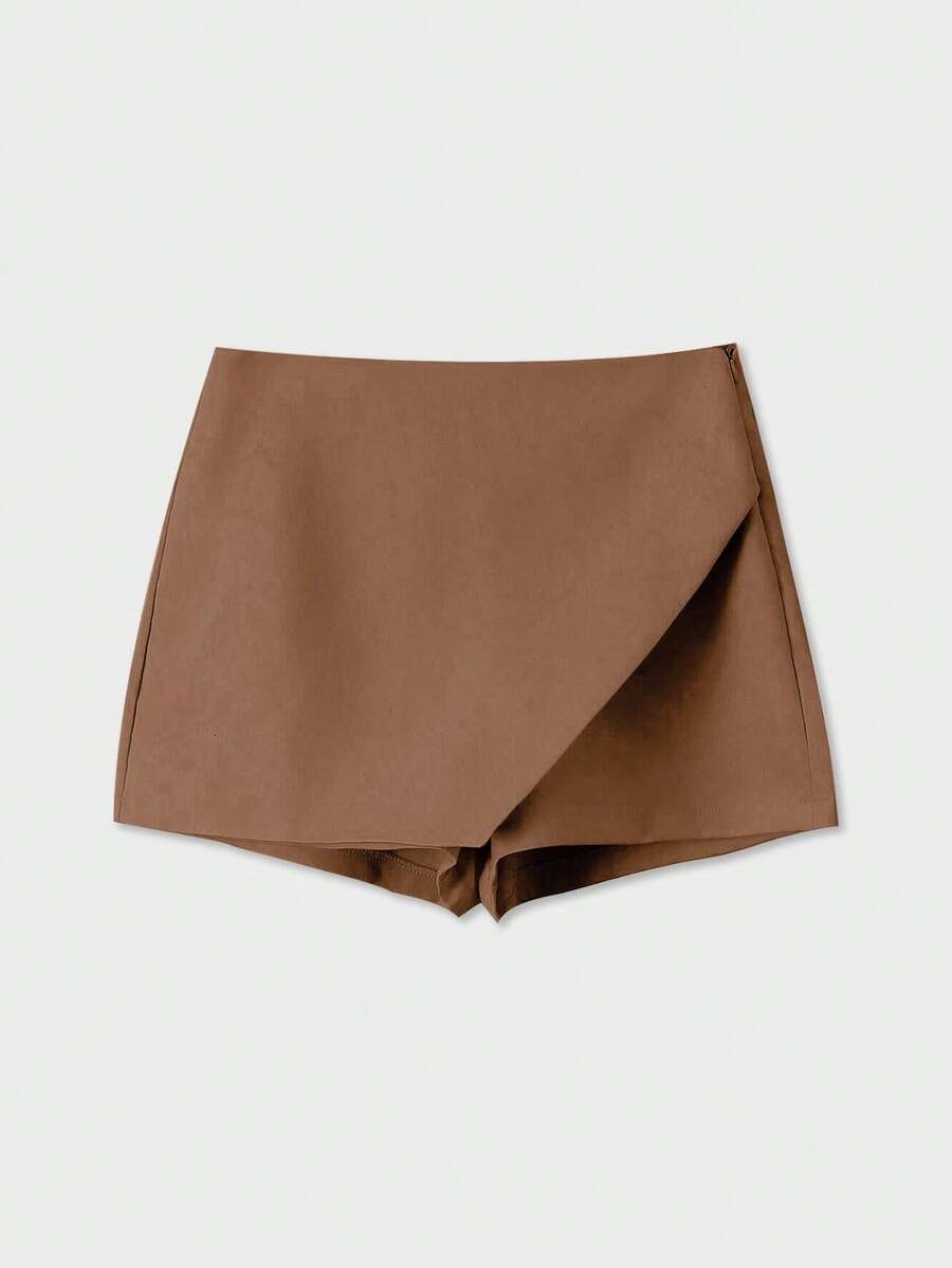 Pantalón corto asimétrico