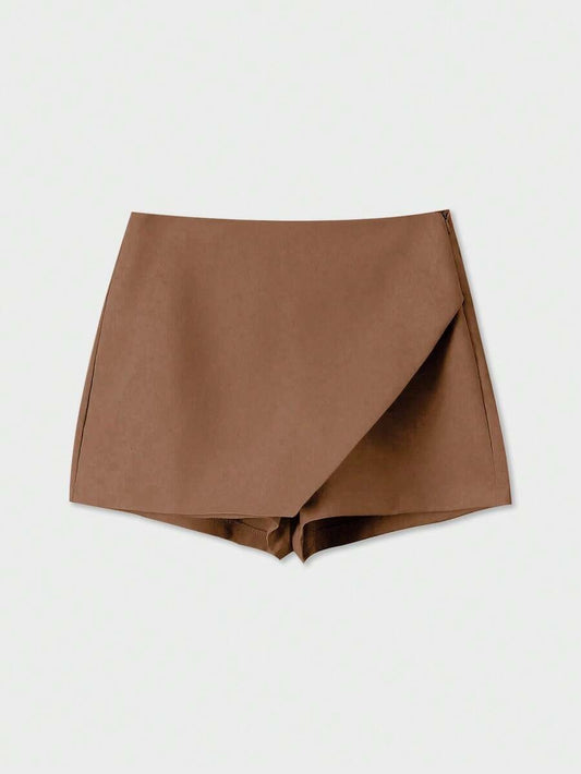 Pantalón corto asimétrico