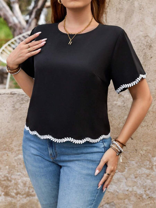 Blusa casual de manga corta con cuello redondo, parches florales