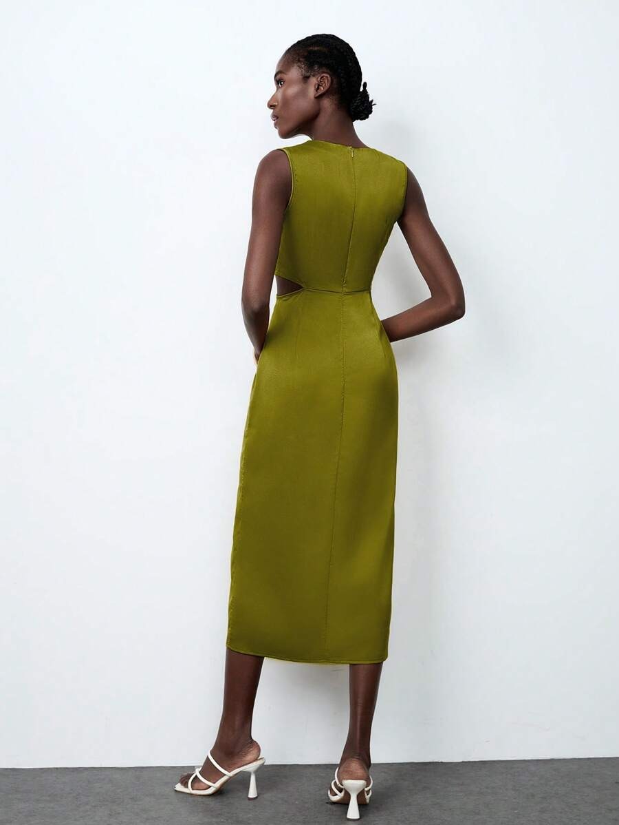 Vestido sin mangas con diseño asimétrico y decoración de aro