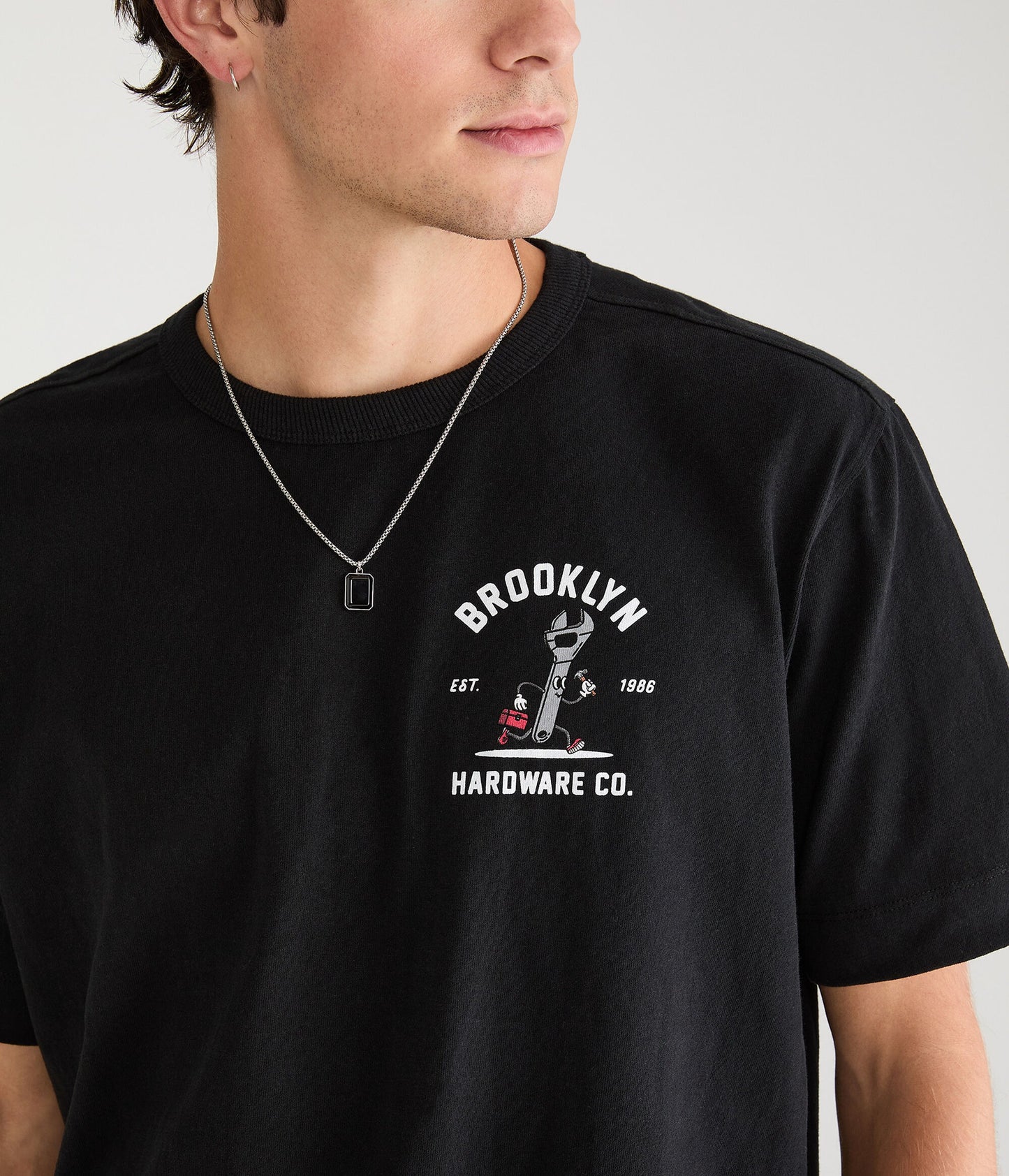 Franela cuello redondo con estampado posterior