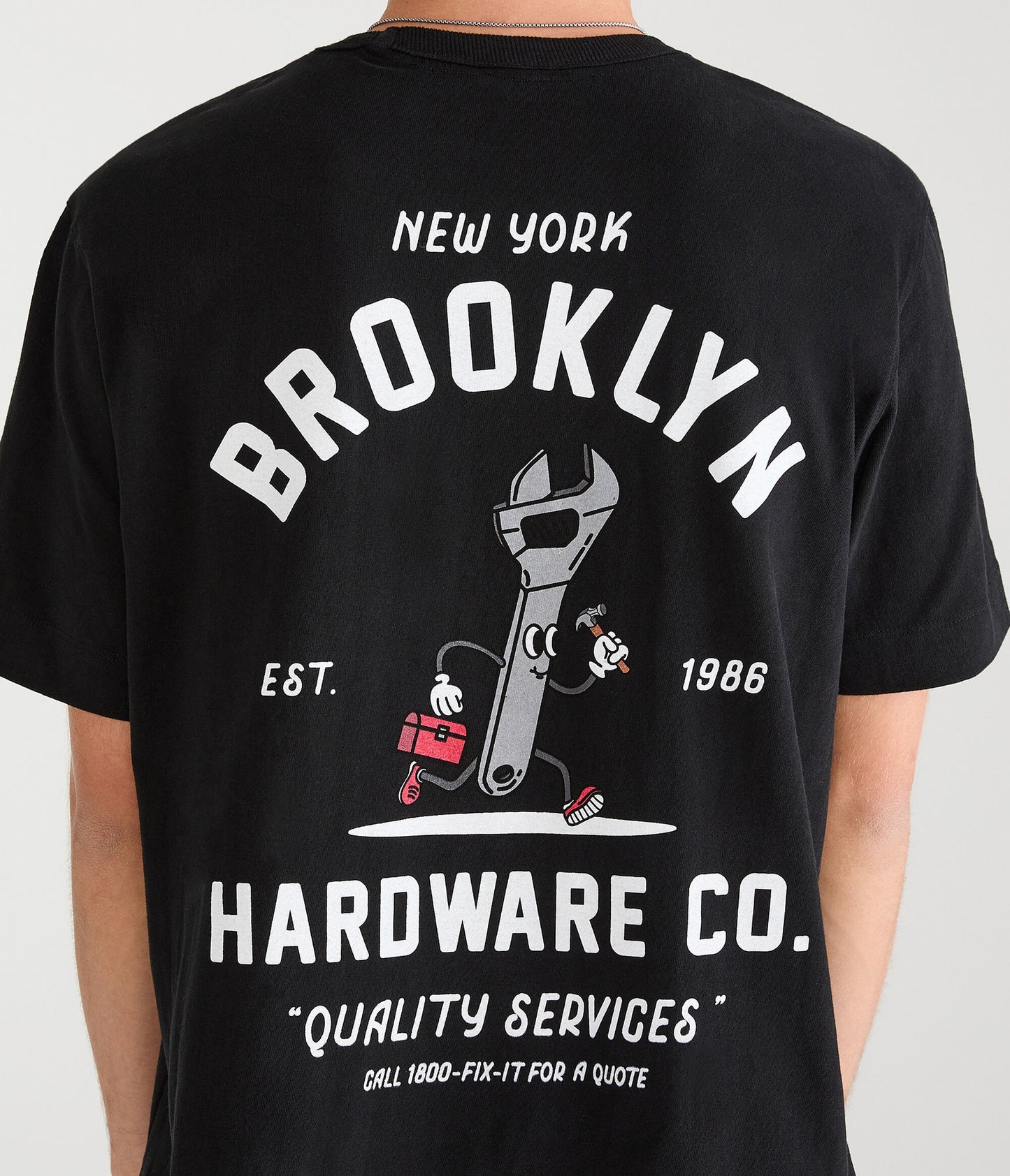 Franela cuello redondo con estampado posterior