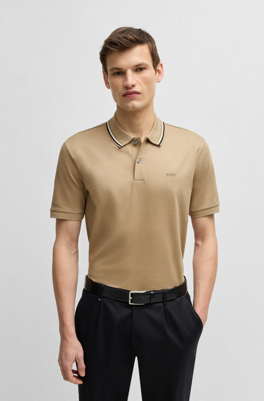 Chemise ajustada con logo estampado y cuello ribeteado