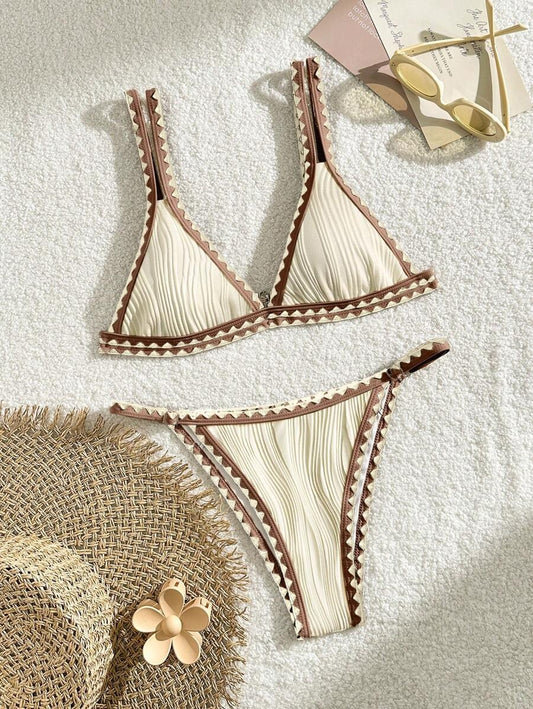 Bikini con textura y ribete de contraste