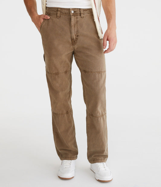 Pantalón holgado tipo carpintero
