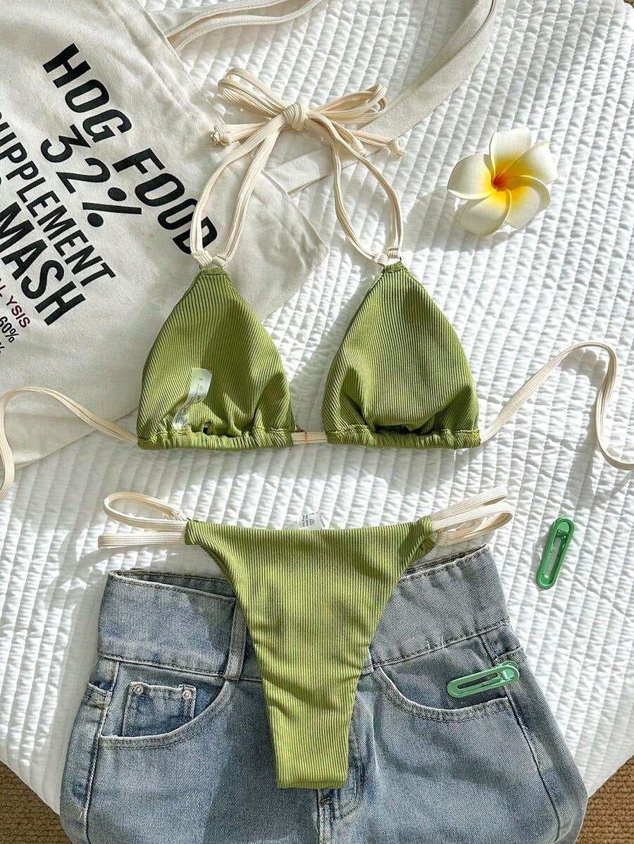 Bikini con tirantes ajustables y colgante de perla