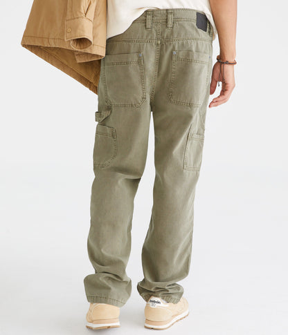 Pantalón holgado tipo carpintero