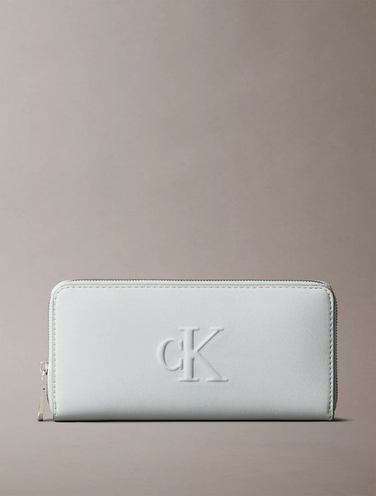 Monedero con logo en relieve