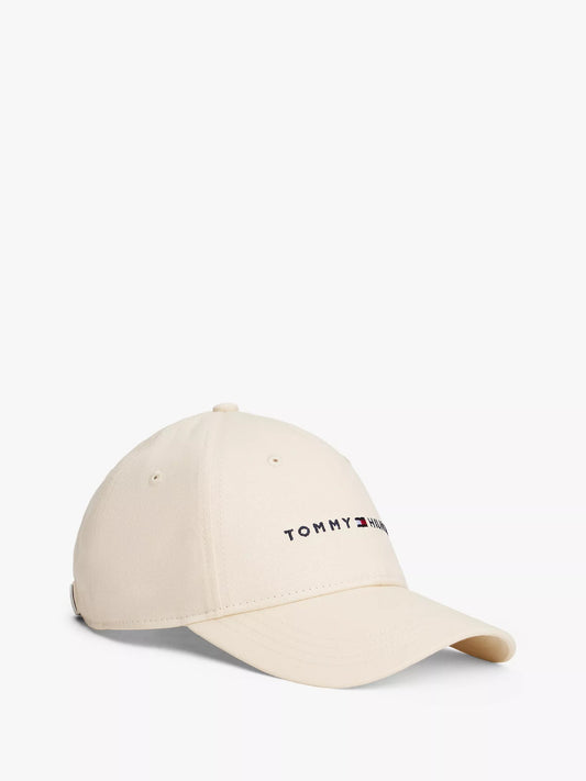 Gorra con logo bordado
