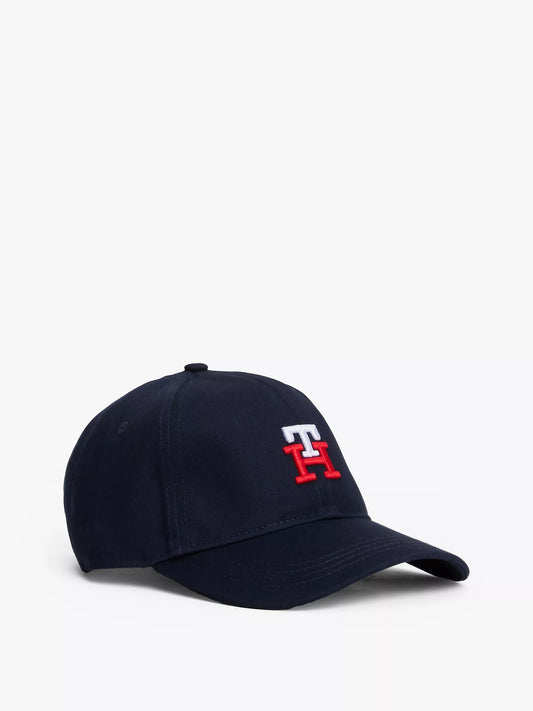 Gorra con monograma bordado