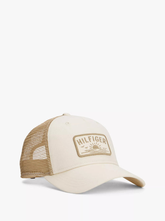Gorra tipo camionero con malla