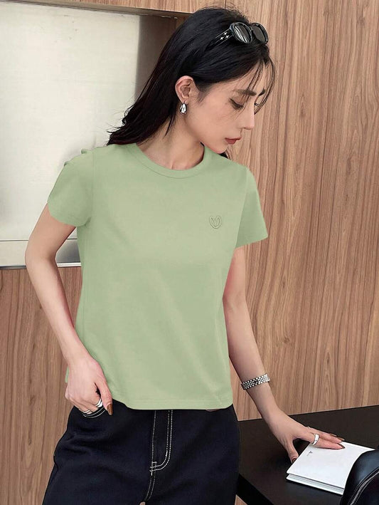 Camiseta con logo de corazón