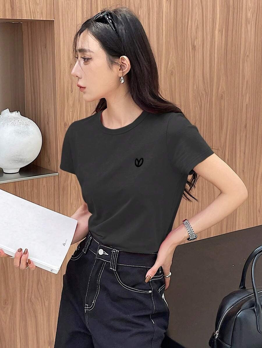 Camiseta con logo de corazón