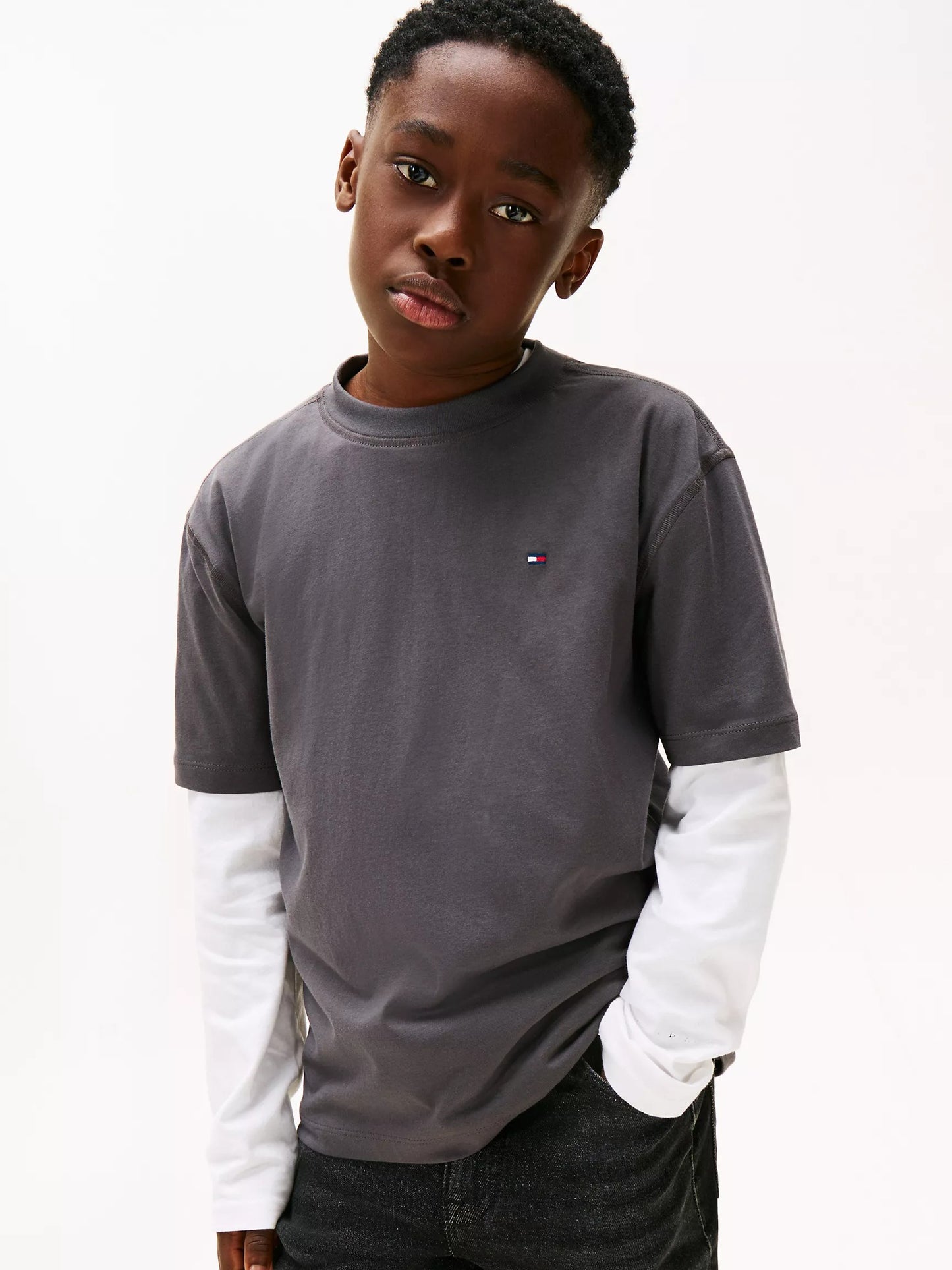 Franela holgada con estampado posterior para niño