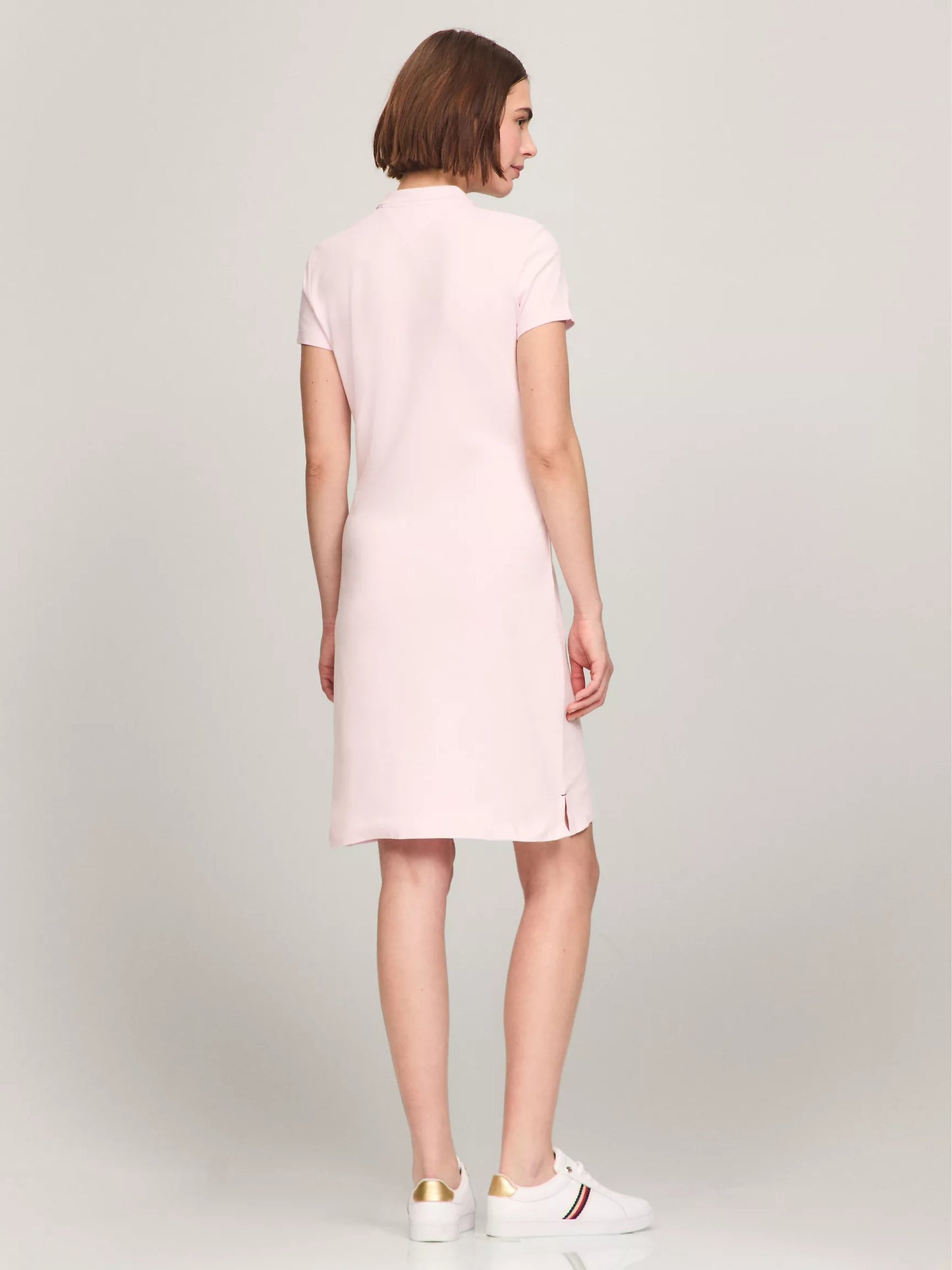 Vestido tela pique unicolor con logo
