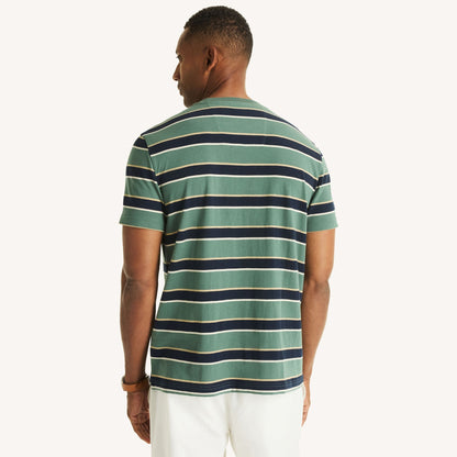 Franela cuello redondo con franjas y bordado