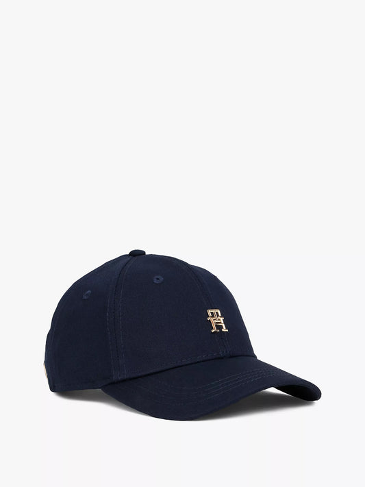 Gorra con logo en broche