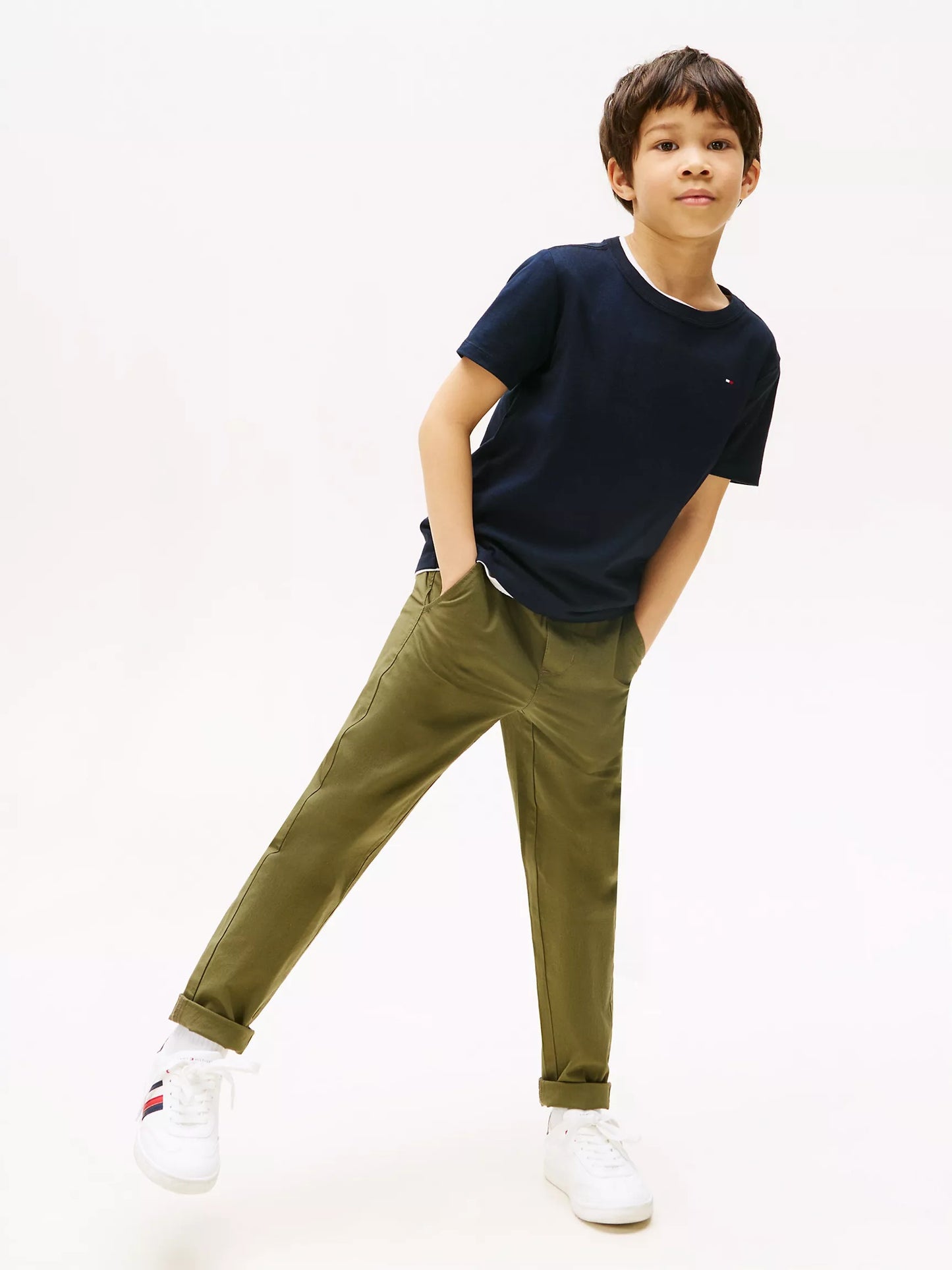 Franela cuello redondo unicolor con logo