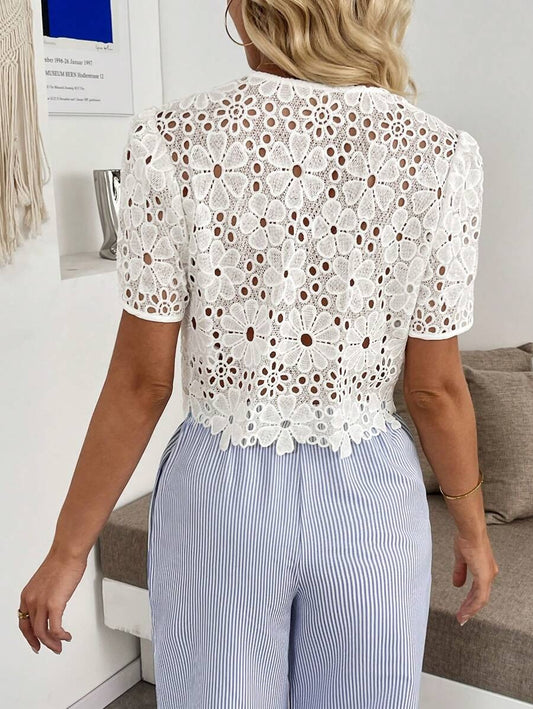 Top Bordado en forma de flores con lazos delanteros