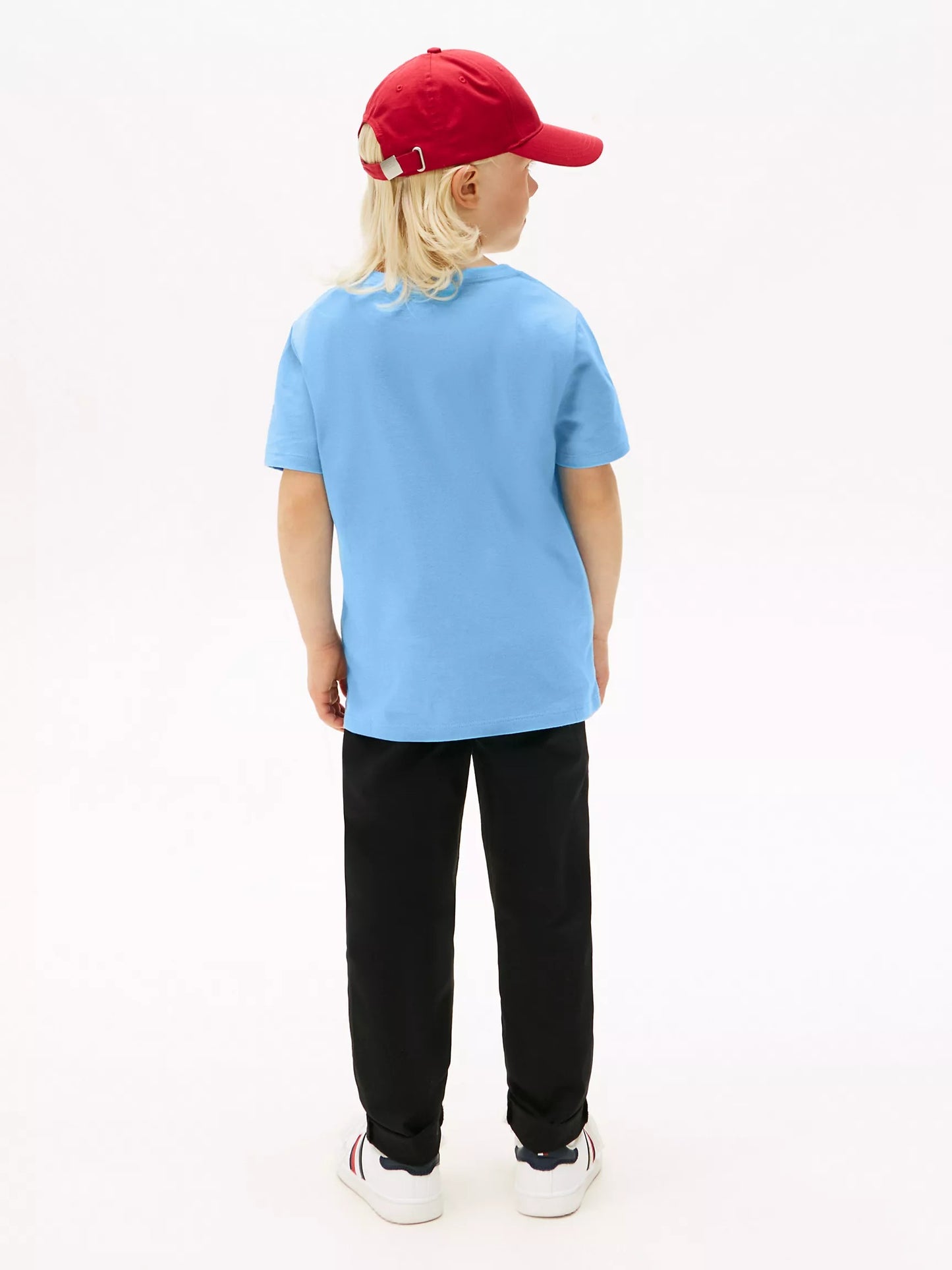 Franela cuello redondo unicolor con logo