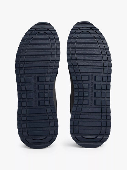 Calzado deportivo con textura combinada de pana