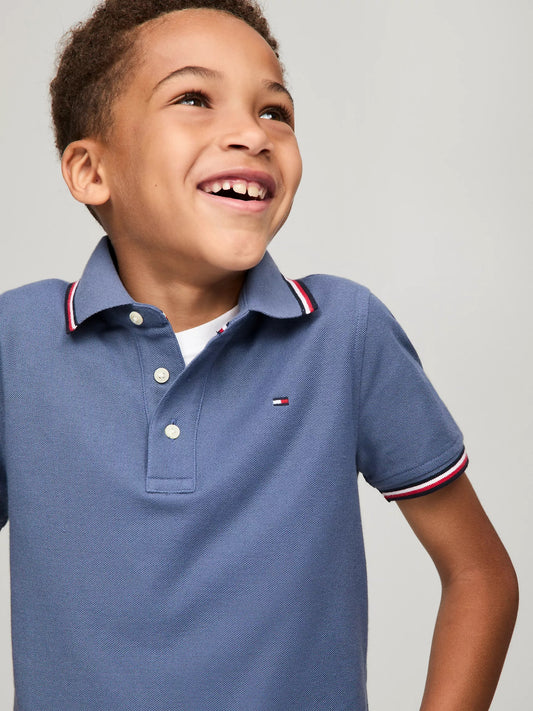 Chemise unicolor con cuello ribeteado para niño