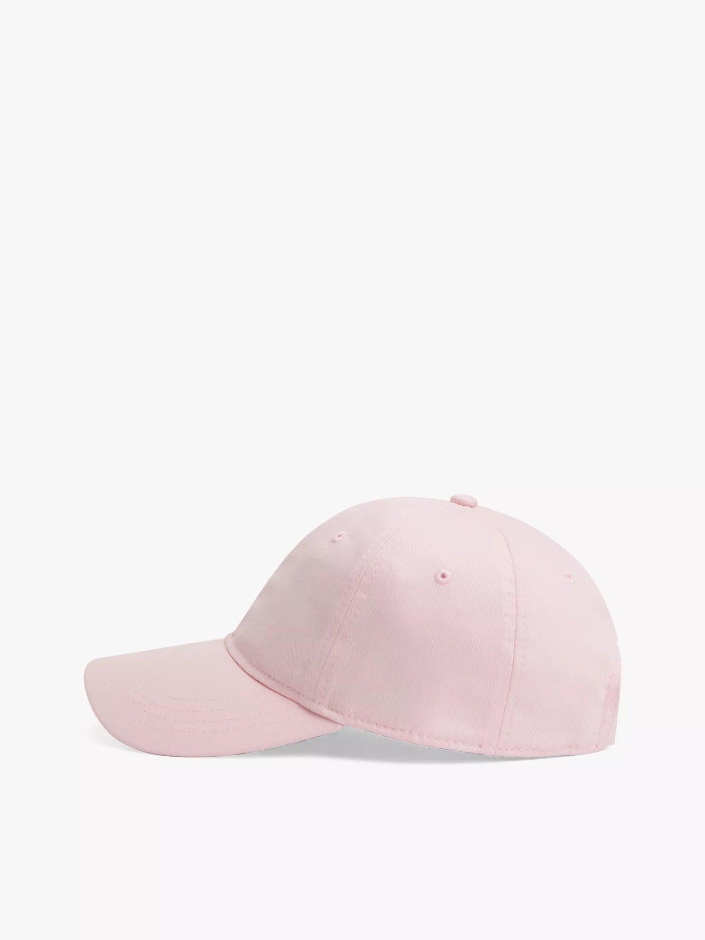 Gorra con bandera bordada
