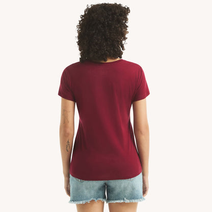 Franela cuello redondo unicolor con logo