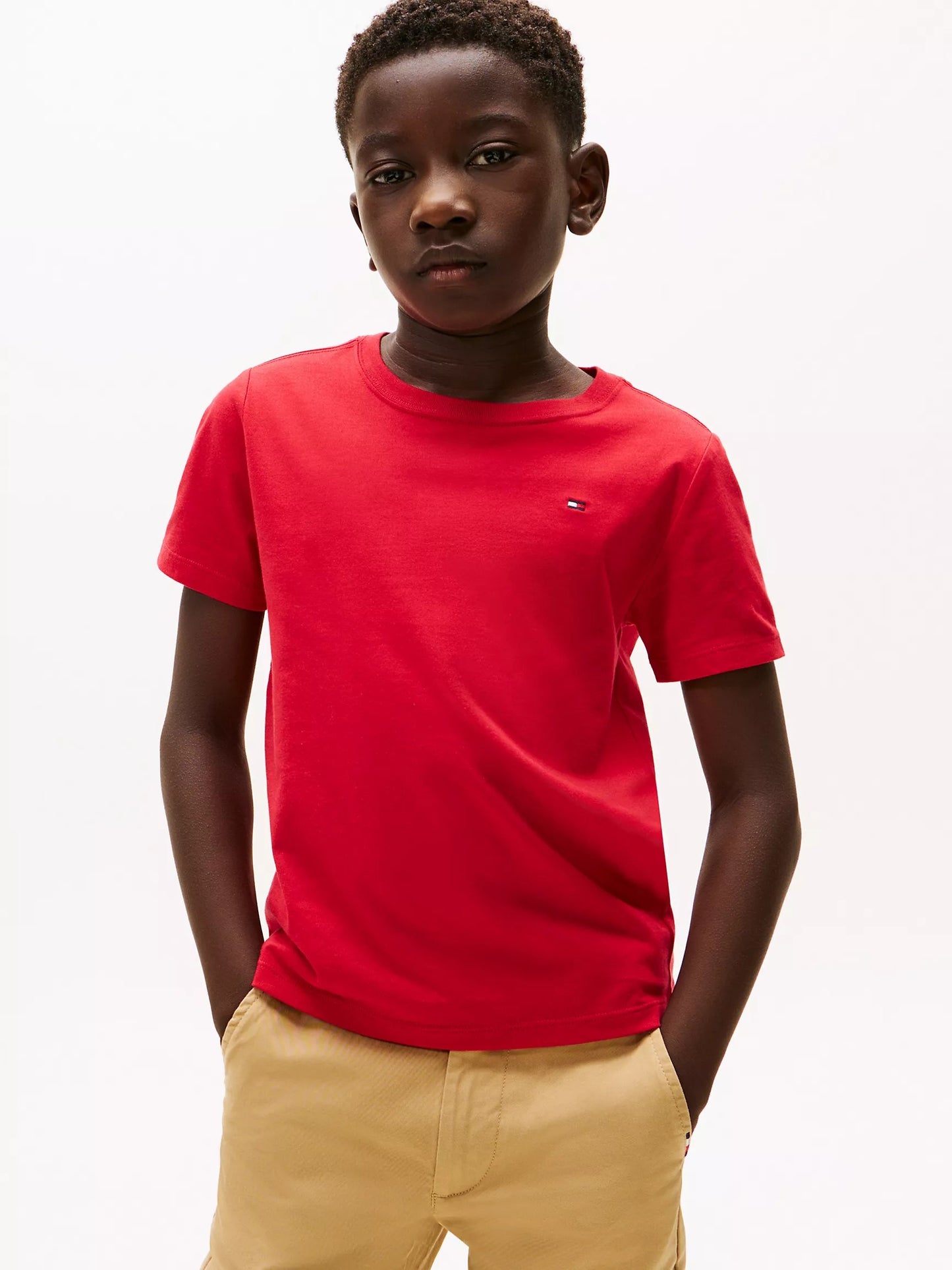 Franela cuello redondo unicolor con logo